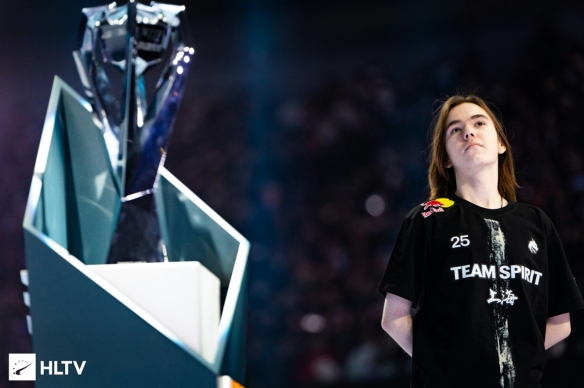 【战报】2025LPL春季赛TES 2-0 TT，TES兵不血刃轻松取胜